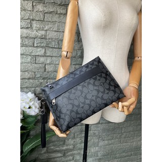 ราคา:1,980 บาท(จัดส่งฟรี EMS)Size:กระเป๋า กว้าง 28.5 x สูง 21 x ฐาน 6 cm. Color : CHARCOAL (COACH F29508)