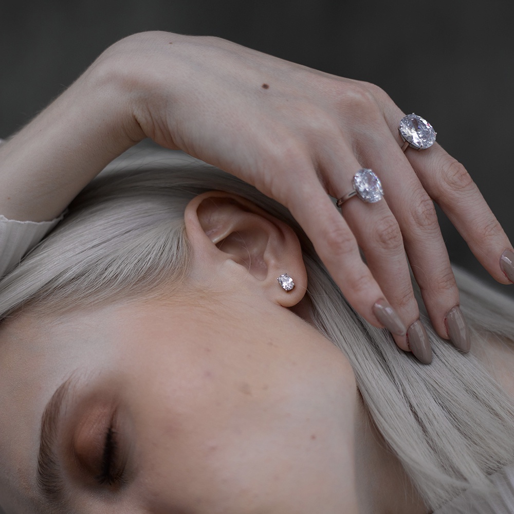 SWAN حلق فضة بيضاوي بزركون 5×7 — صورة 6