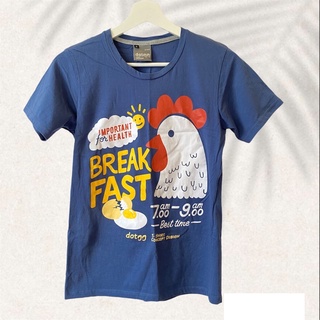 เสื้อยืดคอกลม พิมพ์ลาย Breakfast เก๋มาก สีน้ำเงินกรม