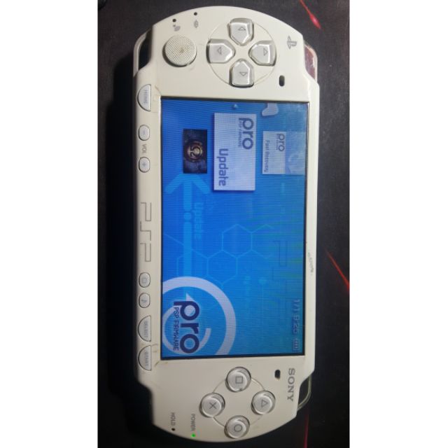 เครื่องเกมส์ PSP รุ่น 2000 (มือสอง) สภาพเครื่อง 90%