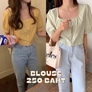 พร้อมส่ง เสื้อblouseคอทรงเหลี่ยมแขนสั้นสีเหลืองมัสตราดและสีเขียว กระดุมหน้าถอดได้ แขนทรงตุ๊กตา ดีเทลเย็บจีบเล็กๆที่คอ