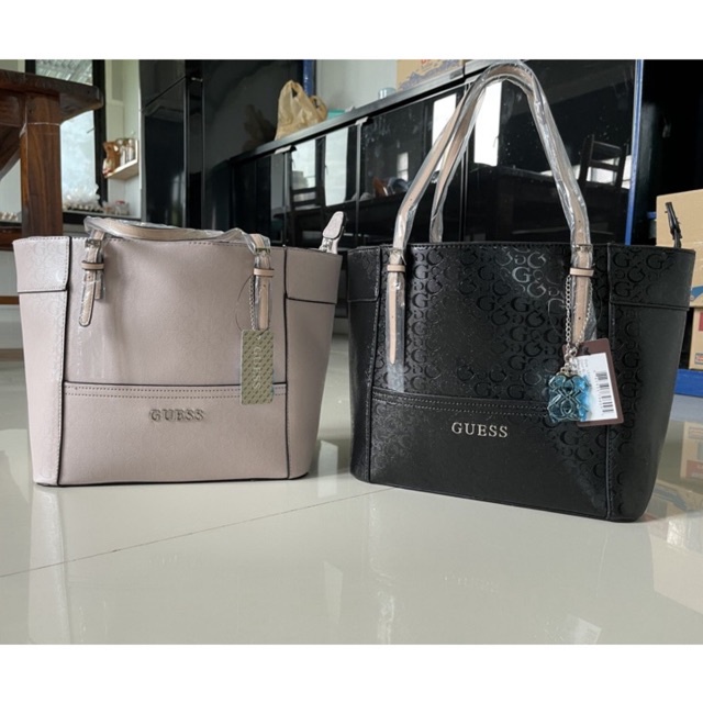 กระเป๋าGuess ทรงโท้ทใบใหญ่ Tote bagกระเป๋าผู้หญิง เก็บโค้ดส่วนลดค่าส่งฟรี