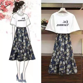 ชุดเซท2ชิ้น เสื้อแขนสั้นขาวสกรีนอก  +กระโปรงยาวเอวสม็อค มีซับใน