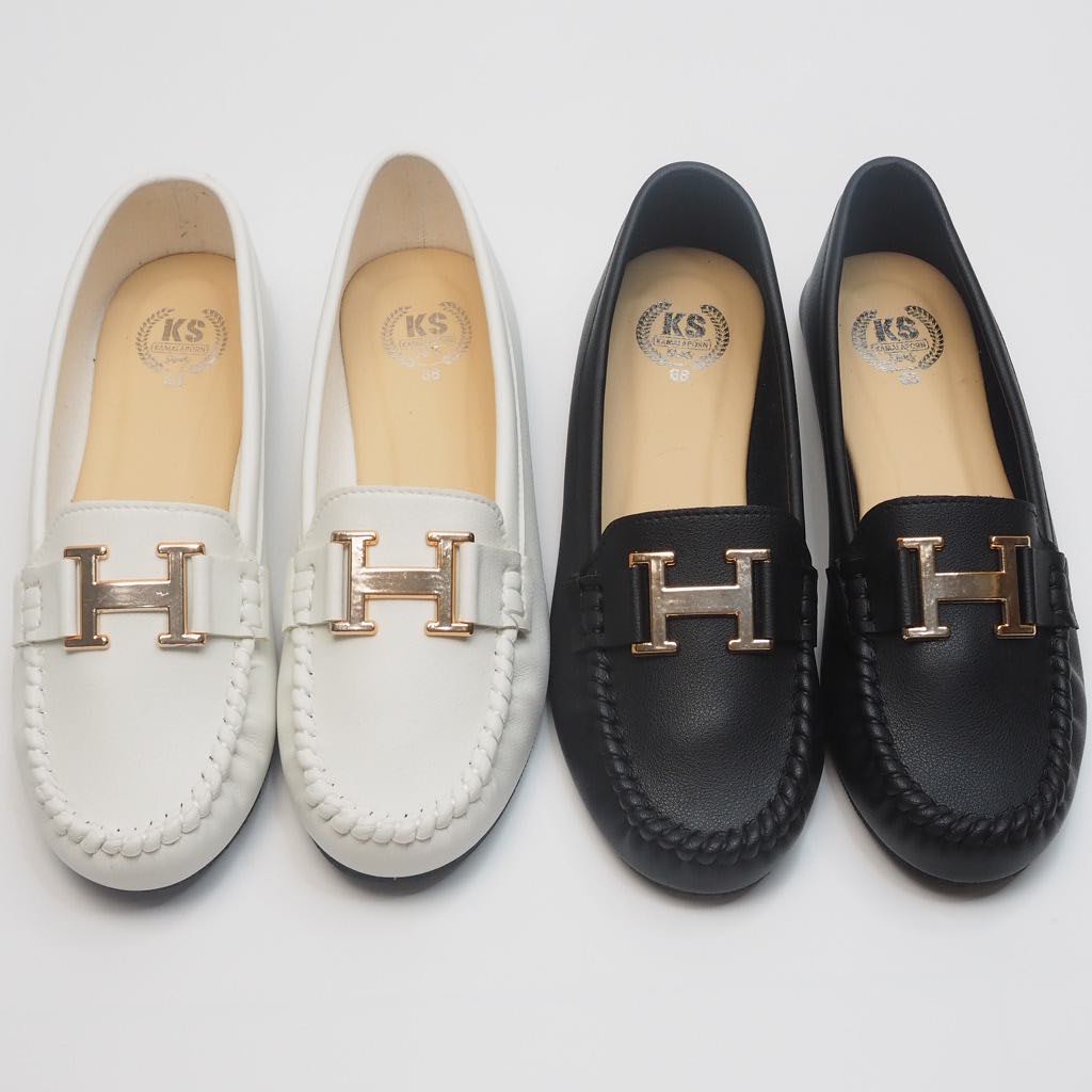 [พร้อมส่ง ไซส์ 36-41 รหัส842] รองเท้าคัชชู คัทชูผู้หญิง แบบหุ้มส้น ส้นแบน หนังนิ่ม สวมใส่สบาย