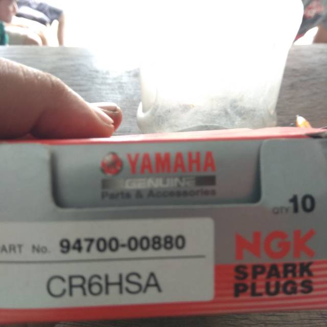 หัวเทียน Mio j 94700-00880 (CR6HSA)