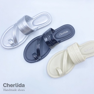 Cherlida รองเท้าแตะผู้หญิง ใส่แล้วเท้าเรียว พื้นกันลื่น น้ำหนักเบา สวมใส่สบาย รองเท้าแฟชั่น