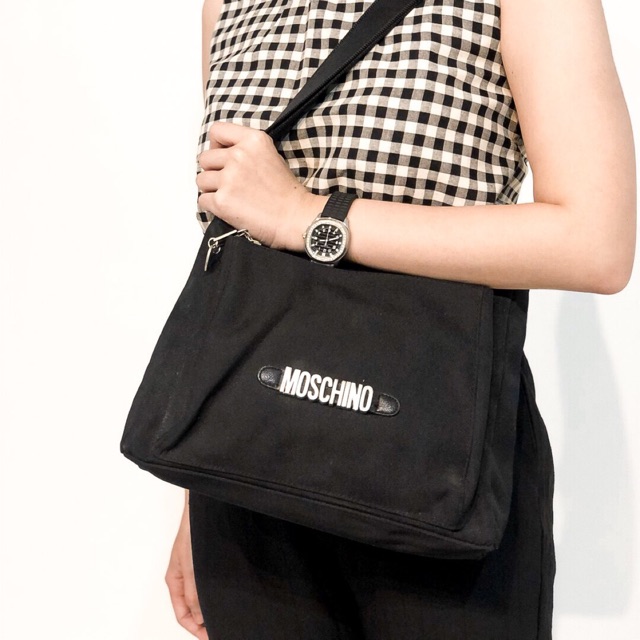 กระเป๋าMoschino ผ้าร่ม 👽