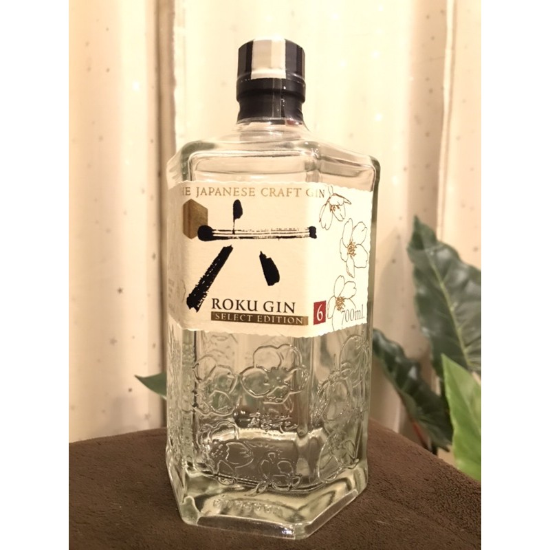 ขวด Roku Gin ขวดแก้ว สวย ตกแต่งบ้าน สะสม ส่งฟรี ต่อรองได้