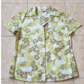 EllE sports เสื้อเชิ้ตลายดอกแขนสั้น size S