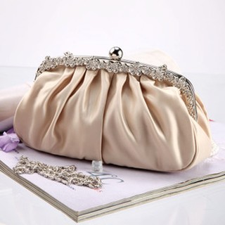 กระเป๋าออกงาน สี Apricot ผ้าซาตินจับจีบ ปากกระเป๋ารมดำลายดอกไม้