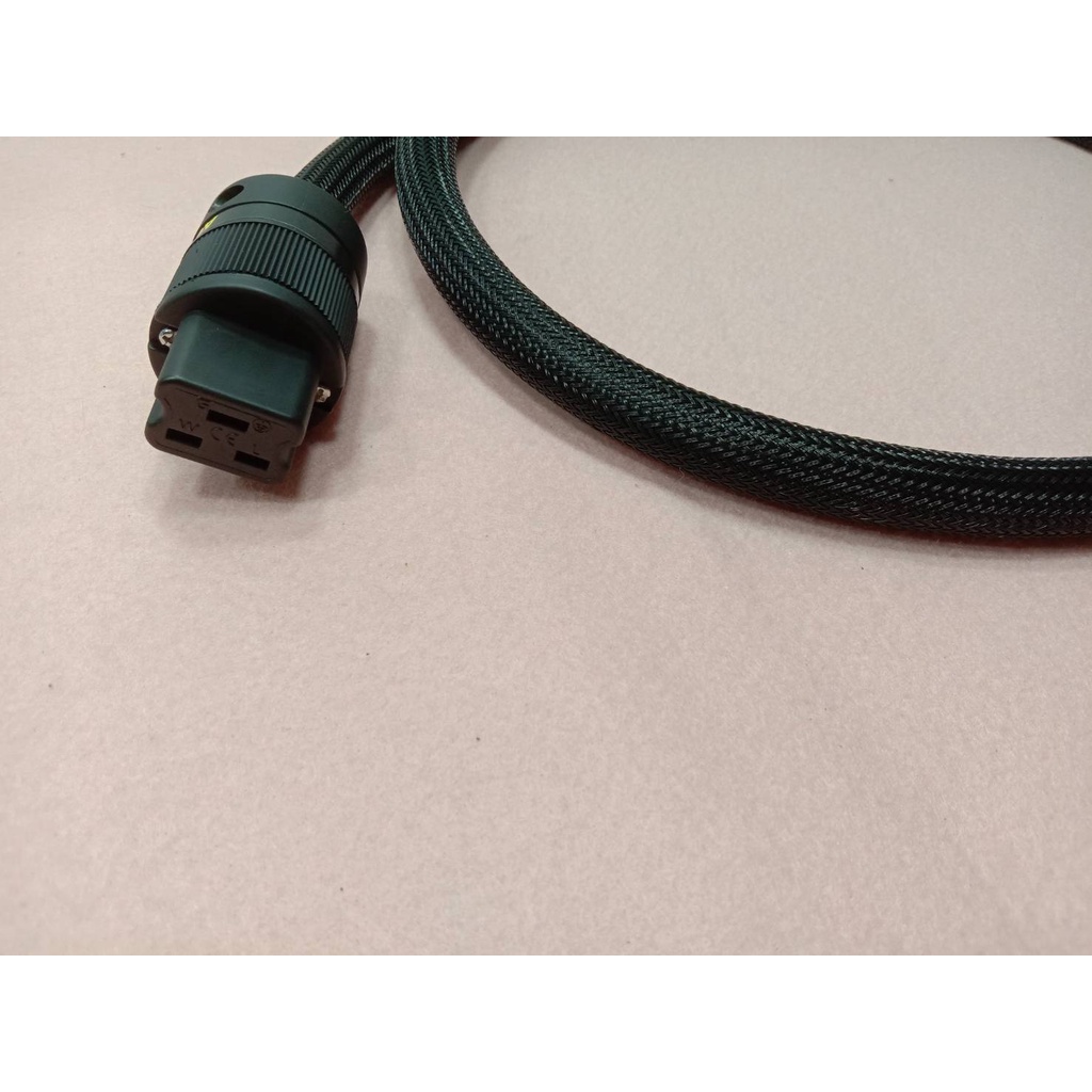 สายไฟ FURUKAWA T1  ท้าย20 Amp (C19) . Super pure copper มีชิลด์ถักหุ้มตลอดเส้น