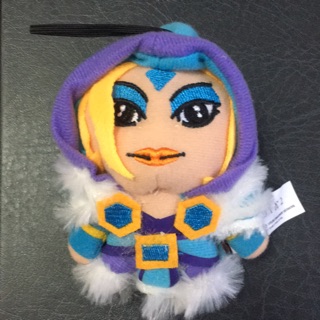 ตุ๊กตาdota2 ลิขสิทธ์แท้จาก valve crystal maiden