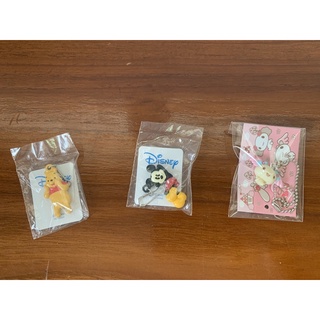 ✨สินค้ามือหนึ่ง✨  SALE‼️กาชาปอง พวงกุญเเจ Mickey/ Pooh/ Cinnamon (นำเข้าจากญี่ปุ่น🇯🇵)