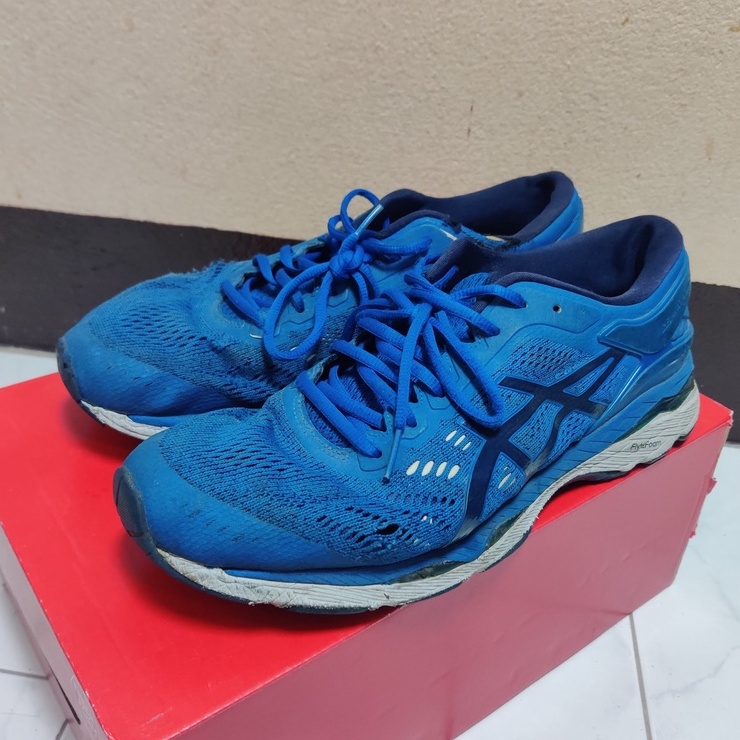 รองเท้าผ้าใบ เอสิคส์ Asics Gel Kayano 24 มือสอง สีน้ำเงิน รองเท้าสำหรับคนเท้าแบน Size 44.5