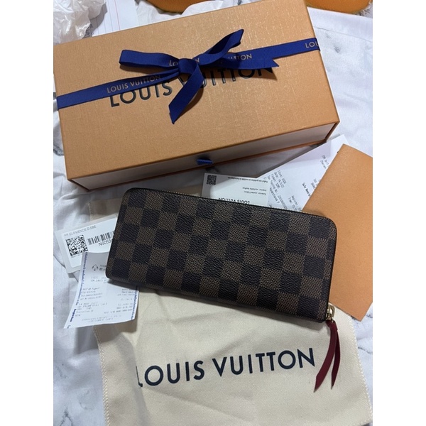 กระเป๋าสตางค์ Louis Vuitton