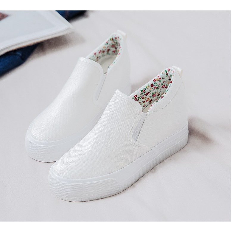 (TB122)รองเท้าผ้าใบเสริมส้น 34-40 (ขาว,ดำ)ส้นสูง7cm**พรีออเดอร์ทักแชทก่อนสั่ง