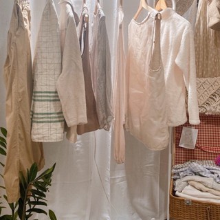 Moji.clothing งานวินเทจ สไตล์มินิมอล เฉพาะสั่งซื้อสินค้าในLIVE