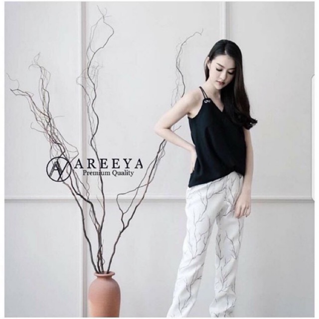 X852  C5 ชุดเซ็ท ของใหม่ size s  ป้าย Loveis เสื้ออก 35-36 กางเกงเอว 25-26 /สะโพก 39-40 ยาว 37"