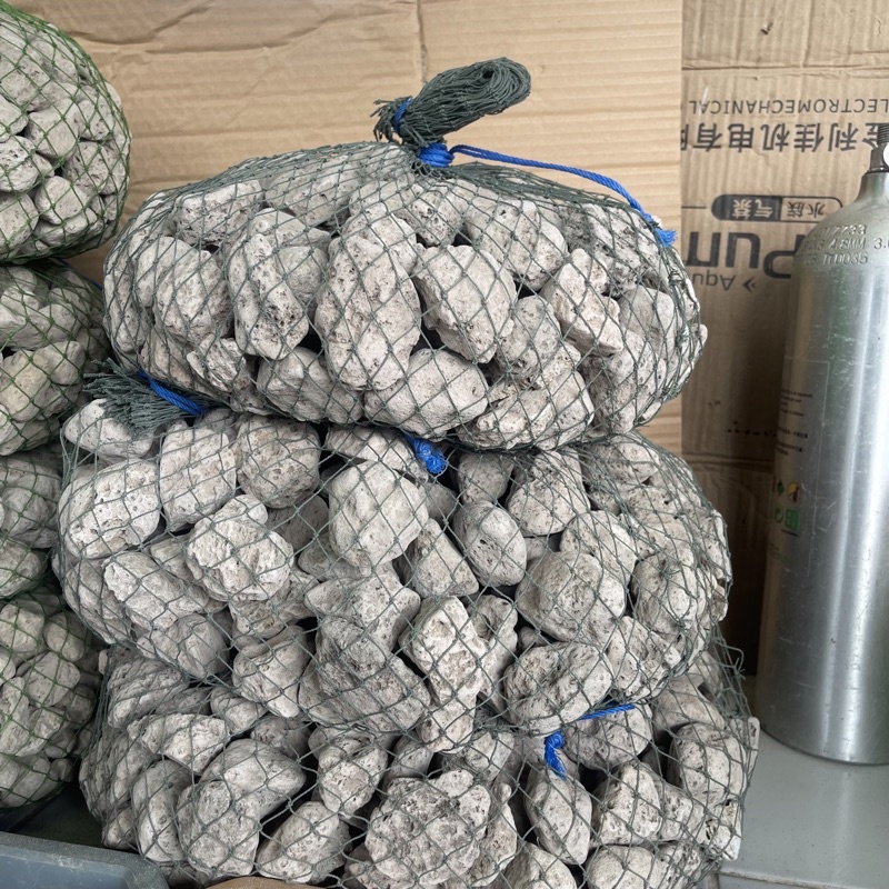 หินภูเขาไฟ ถุง5 kg.**วัสดุกรองจากธรรมชาติ ช่วยดูดซับสารพิษ พร้อมถุงตะข่าย