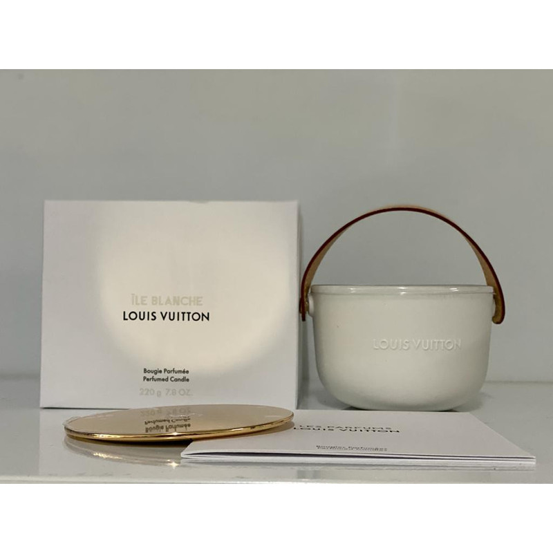L0uis_Vuitt0n_lle Blanche Perfumed Candle 220g 💯แท้ %