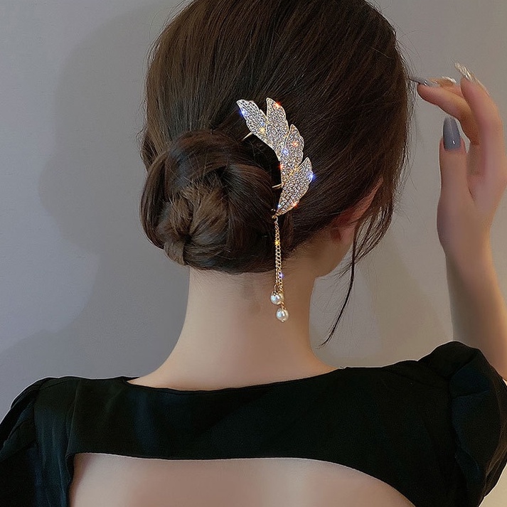 พร้อมส่งจากไทย ปิ่นปักผม ปิ่นผมปีกนกประดับมุกเพชร แวววาวระยับระยับ สวยหรู  กิ๊บติดผม กิ๊บผม กิ๊บออกงาน