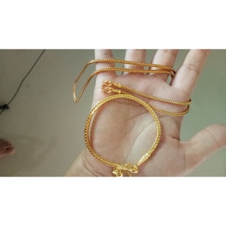 สร้อยคอสี่เสาและข้อมือสี่เสา