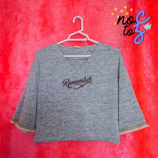 ลดแรงต้อนรับปีใหม่! เสื้อครอปสีเทา Remember​ 👕รับโค้ดส่วนลด 120 บาท