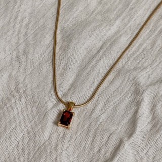 Joli Garnet Necklace พลอยโกเมนสีแดง