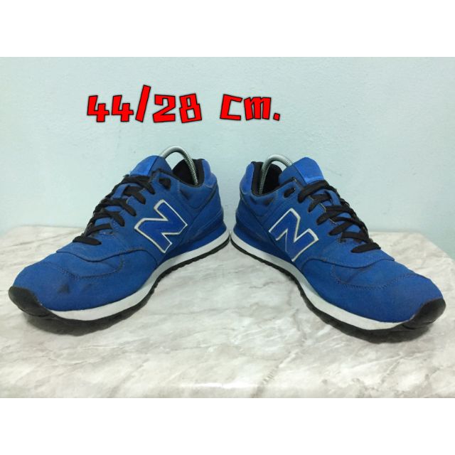 รองเท้า New balance มือสองของแท้ รุ่น 574 เบอร์ 44 ยาว 28 ซม. พื้นแน่นๆ สภาพดี ใส่เที่ยวใส่ทำงานได้อ