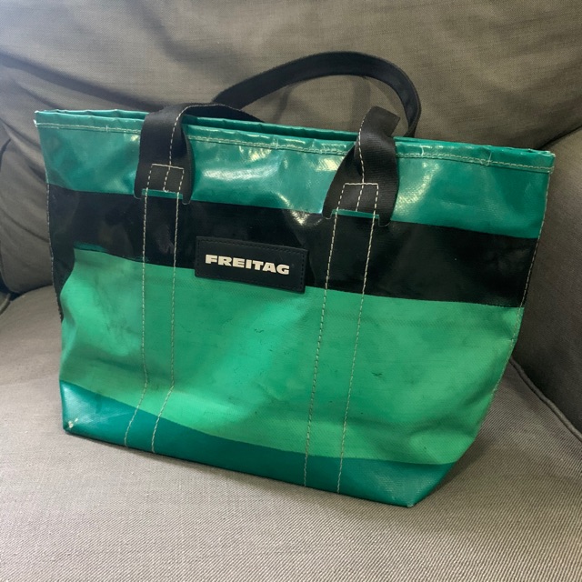 Freitag Donna สีเขียว-ดำ รุ่นนี้เลิกผลิตไปแล้ว หายาก