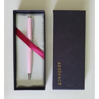 เครื่องเขียน ของขวัญ - ปากกา Artifact สีชมพู (หมึกสีน้ำเงิน)