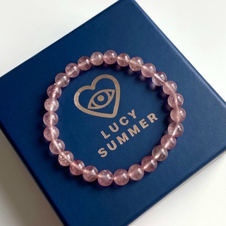 LUCY SUMMER กำไลข้อมือหินแท้ 6 mm.  Strawberry Quartz จาก Brazil  (กำไลหินแท้ รับประกันหินแท้)