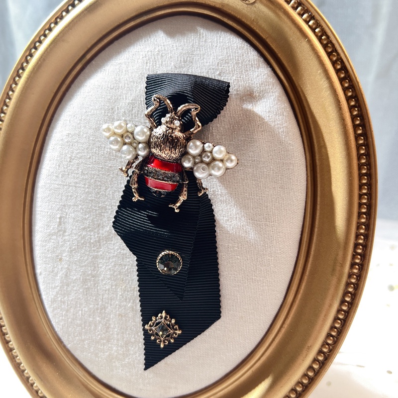 คลาสสิกปรับ Pre-tied Bow Tie Pearl Bee เข็มกลัดผู้หญิง Neckline อุปกรณ์เสริม