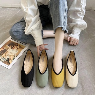 Lanceshoes Kasut Perempuan รองเท้าส้นแบน หัวเหลี่ยม พื้นนิ่ม พลัสไซซ์ แฟชั่นสําหรับผู้หญิง (35-43)