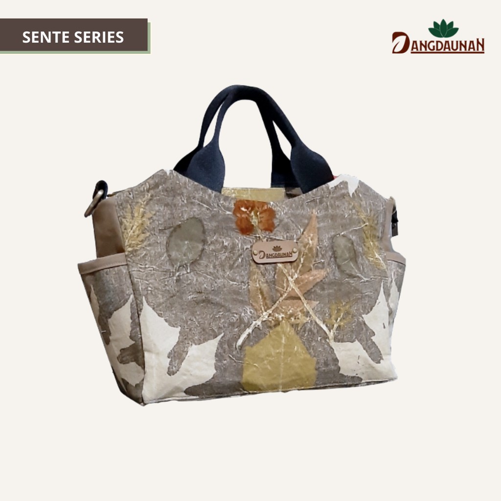 Sente SERIES ใน Neutral - กระเป๋ามือ Ecoprint