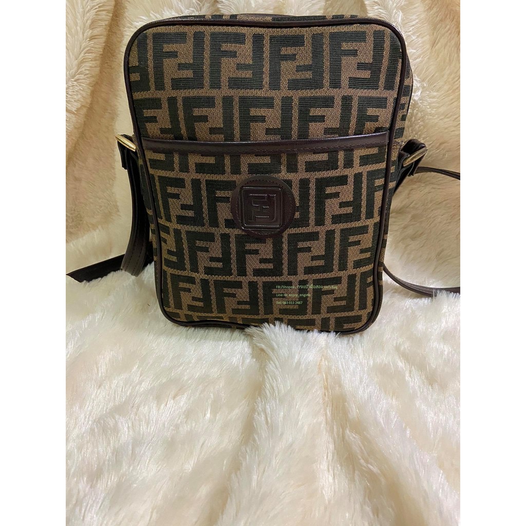 Fendi แท้ Fendi Vintage Cross Body Bag สภาพดี