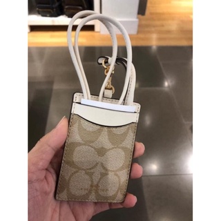 พร้อมส่ง แท้ 🇺🇸💯% New Coach คล้องบัตร รุ่น ID LANYARD IN SIGNATURE CANVAS (COACH F63274) IMITATION GOLD