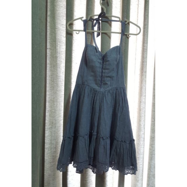 C16 : Guess เดรสผูกคอ