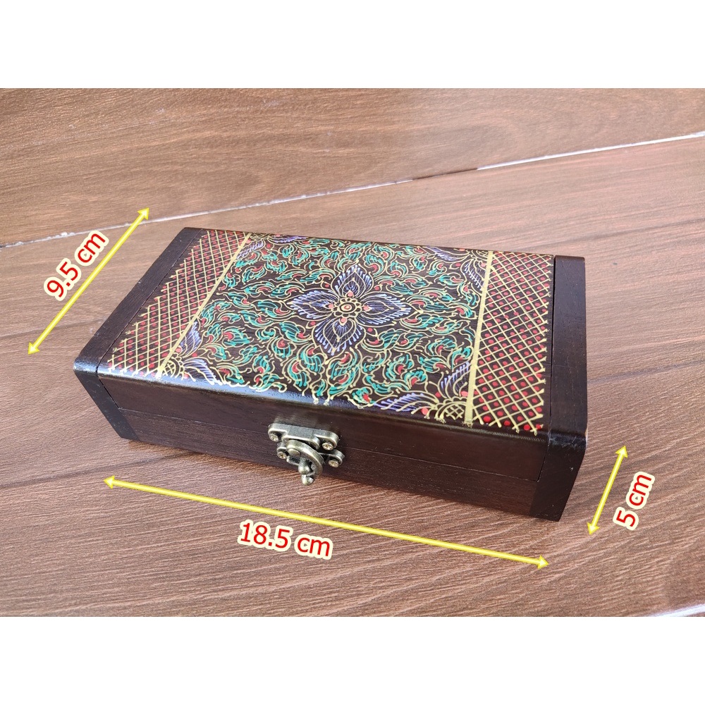กล่องไม้สักแท้ ใส่เครื่องประดับ สไตล์ล้านนา กล่องใส่พระ กล่องใส่นาฬิกา ของมีค่า เพ้นท์ลายดอกไทย ขนาด 9.5x18.5x5 ซม.