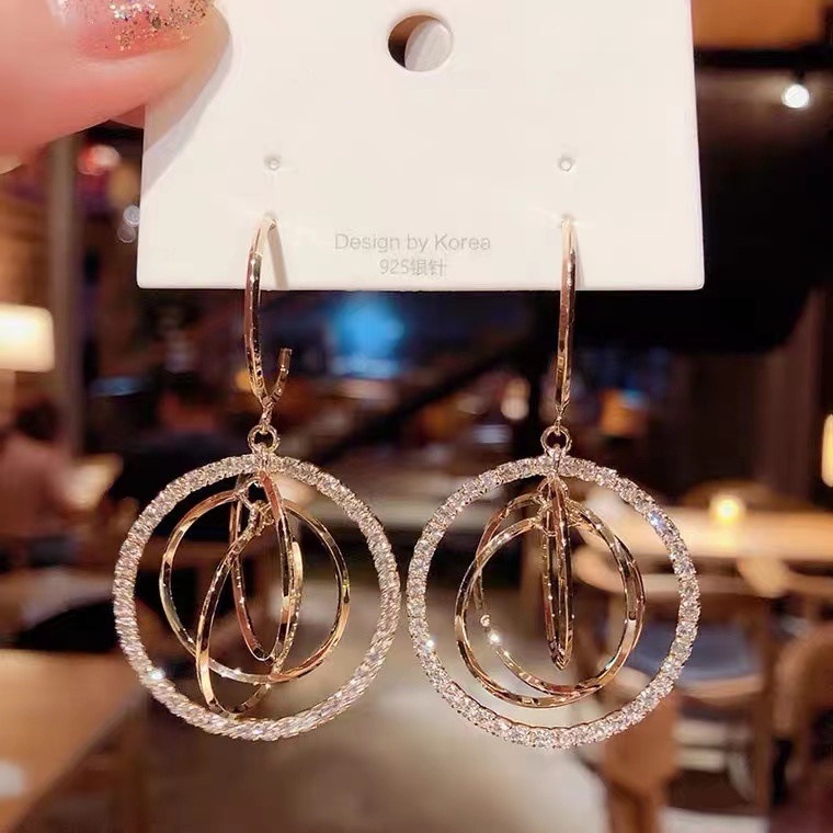 ต่างหูห่วงโลหะสุดเก๋แฟชั่นอินเทรนด์ต่างหูห่วงใหญ่สีทอง