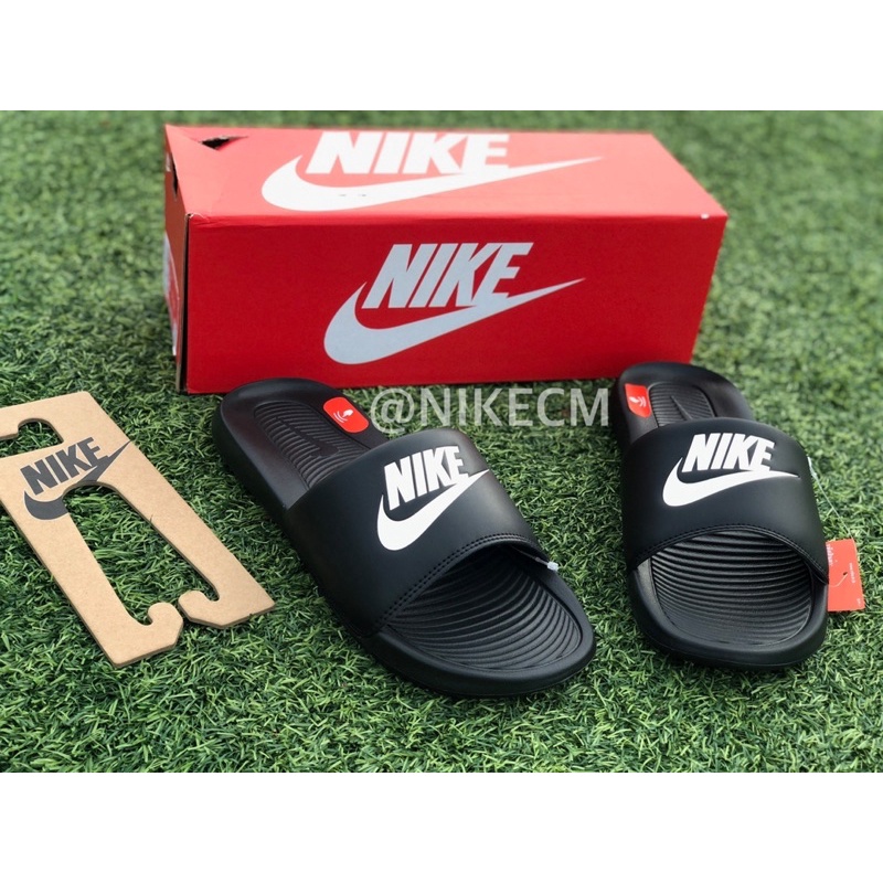 CN9675-002 รองเท้าแตะชาย NIKE แบบสวม  NIKE VICTORY ONE SLIDE สีดำ สายคาดสีดำ โลโก้สีขาว
