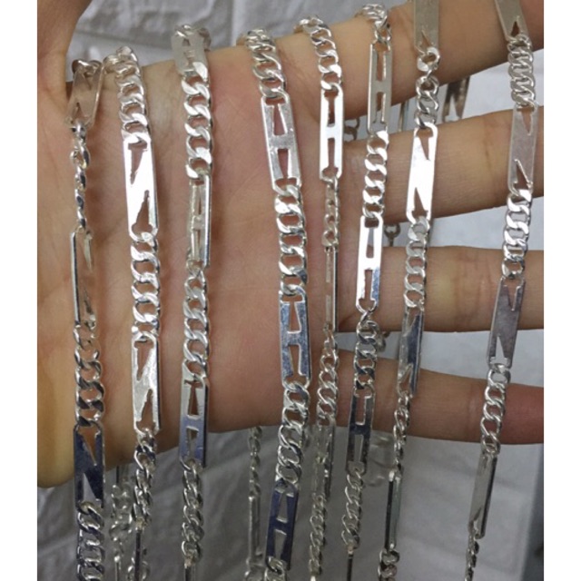 สร้อยคอตา N และ H สีเงิน จาก 2-3-6 เท่านั้น