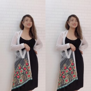 🌻เสื้อคลุมซีทรู เสื้อคลุมชายหาด  ข้างล่างตกแต่งด้วยลายดอกไม้สวยๆ ผ้านิ่มใส่สบาย งานนี้สาวๆไม่ควรพลาด  มีสีขาวและดำ 🌻