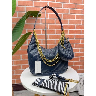 Char/les &amp; Keith Chailly Panelled Hobo Bag Code:B19D210765 แบรนด์แท้ 100% งาน Outlet