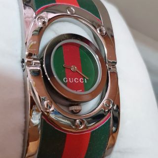 GUCCI กำไรข้อมือใหม่