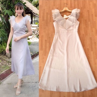 เดรสออกงานสุดหรู!!! M-L Maxi Dress เดรสยาวสีเทาคอวีแต่งระบายผ้าแก้ว งานป้าย Love Love