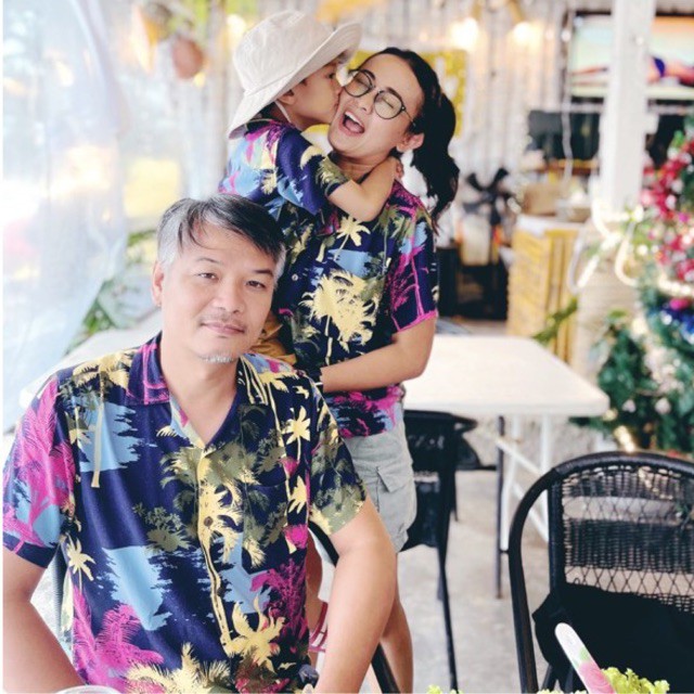 เสื้อฮาวาย ผ้าเรยอนญี่ปุ่น เสื้อครอบครัว Rayon Hawaiian Shirts (มะพร้าว คัลเลอร์ฟู พื้นกรม)