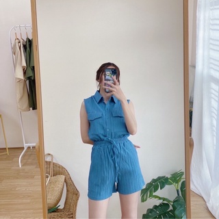 เสื้อแขนกุดติดกระดุมหน้า ดีเทลล์กระเป๋าคู่ที่หน้าอก ผ้าเนื้อดีมาก ใส่สบาย รุ่นนี้เอวเป็นสมอคยางยืดรอบตัว 2สี ตาม ภาพอก40