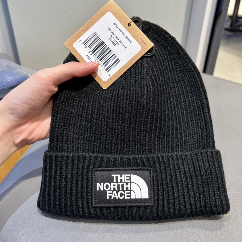 แท้💯ช็อปไทย THE NORTH FACE หมวกบีนนี่ไหมพรมสีดำรุ่น LOGO BOX CUFFED BEANIE สี TNF BLACK ปักโลโก้สีขา