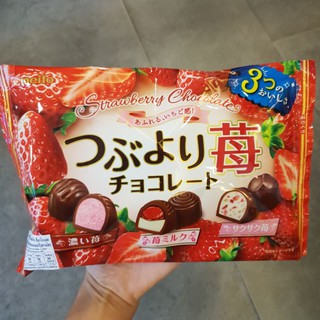 ช็อกโกแลตสอดไส้รสสตรอเบอร์รี่ Meito Strawberry Assort Chocolate 154.5g.